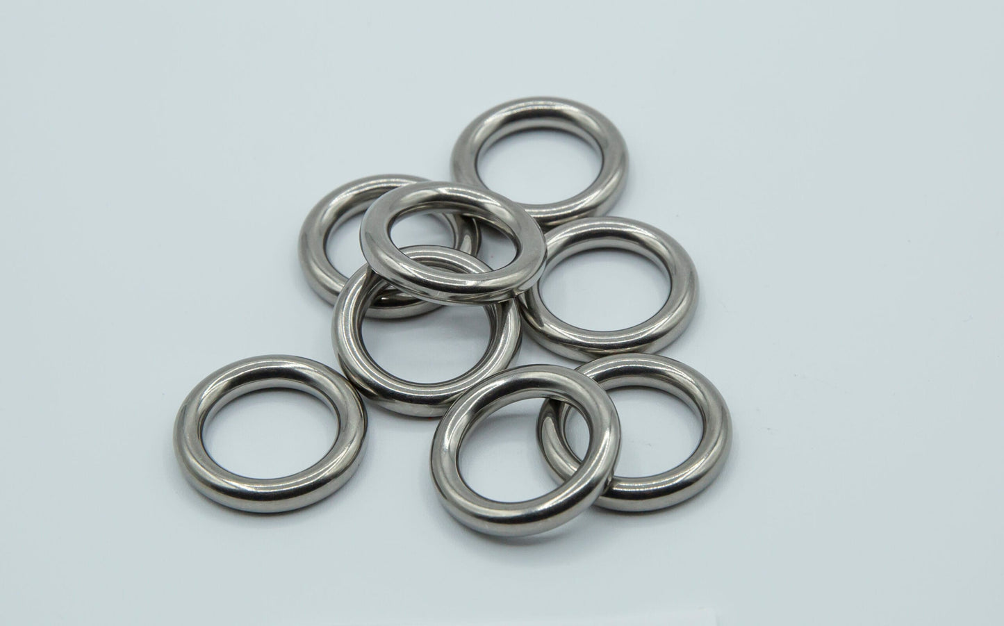Medium stainless steel ring